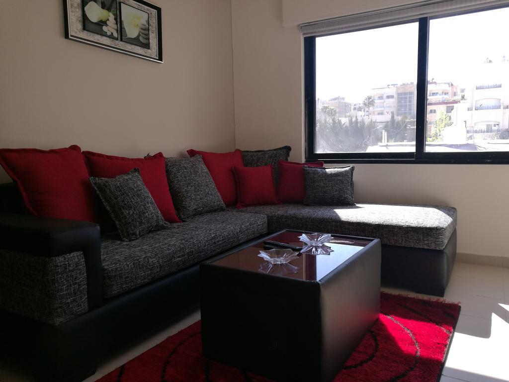 Cozy Dair Ghbar Apartment 암만 외부 사진