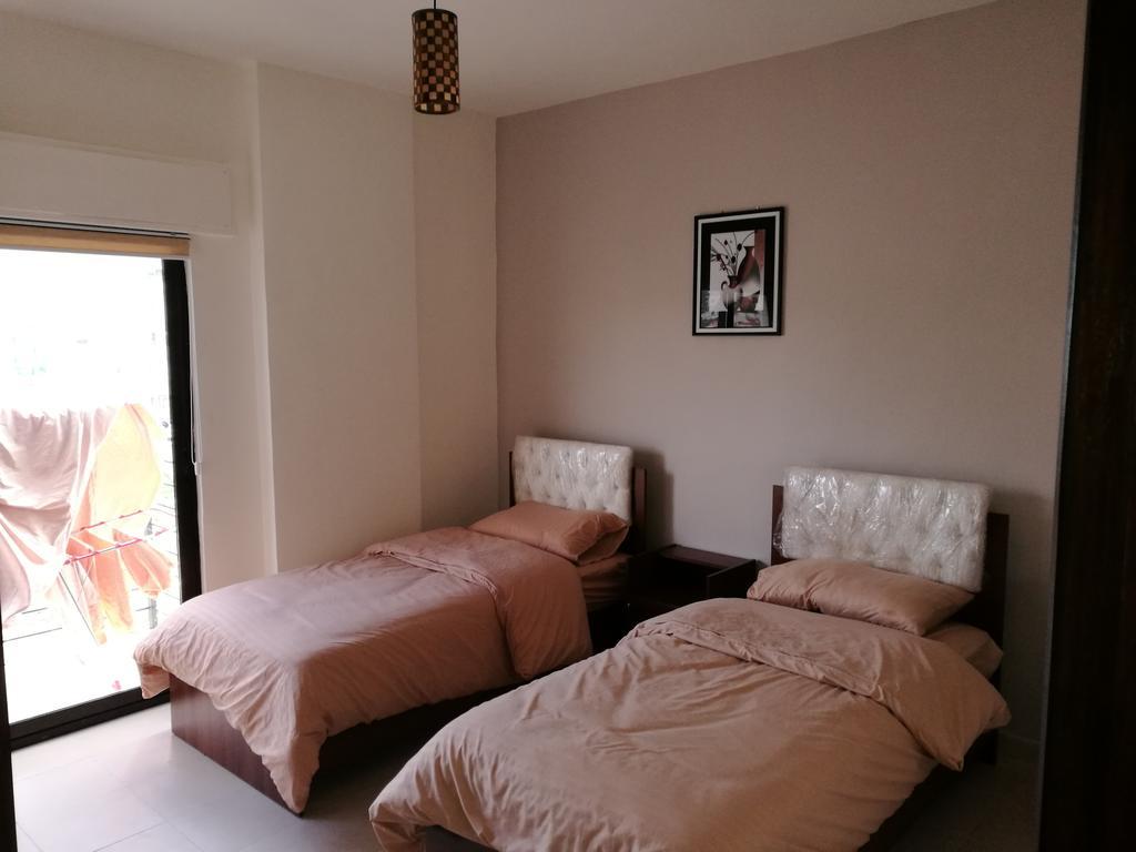 Cozy Dair Ghbar Apartment 암만 외부 사진